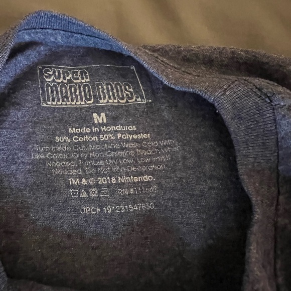 Super Mario Bros Nintendo t-shirt - Picture 3 of 4